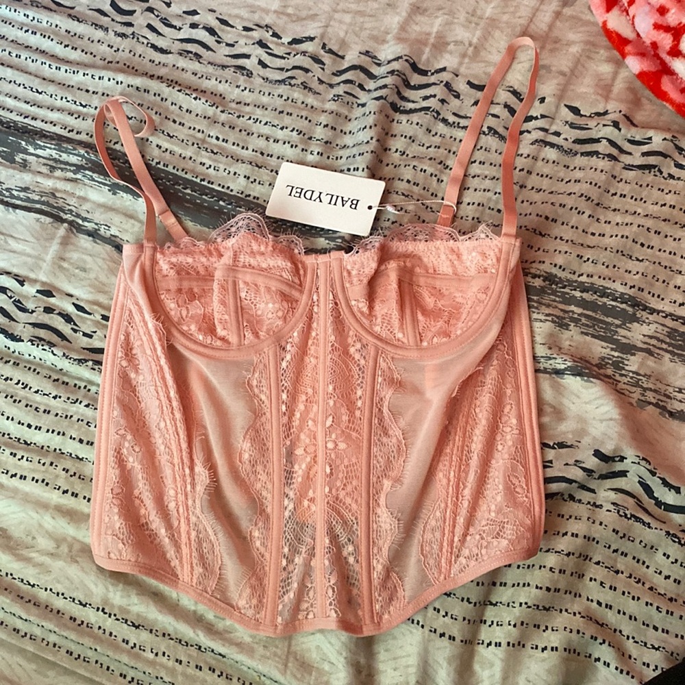BAILYDEL pink lace corset top | size small